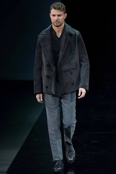 Look 48